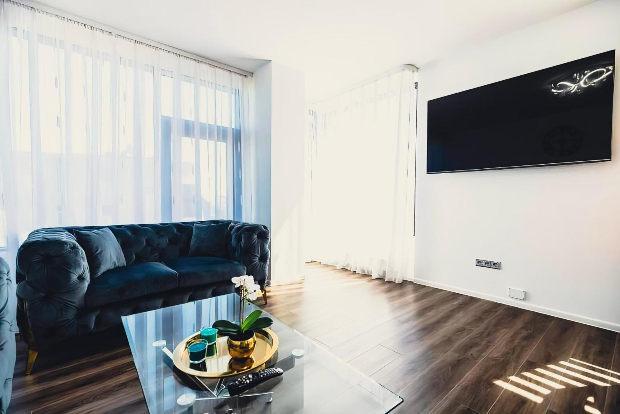 Center Pearl 2Br Wifi Easy-Check-In Appartement Klaipėda Buitenkant foto